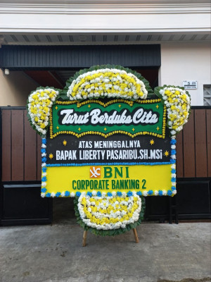 Papan Bunga Duka di Mugirejo