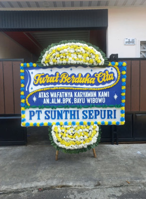 Papan Bunga Duka di Mugirejo